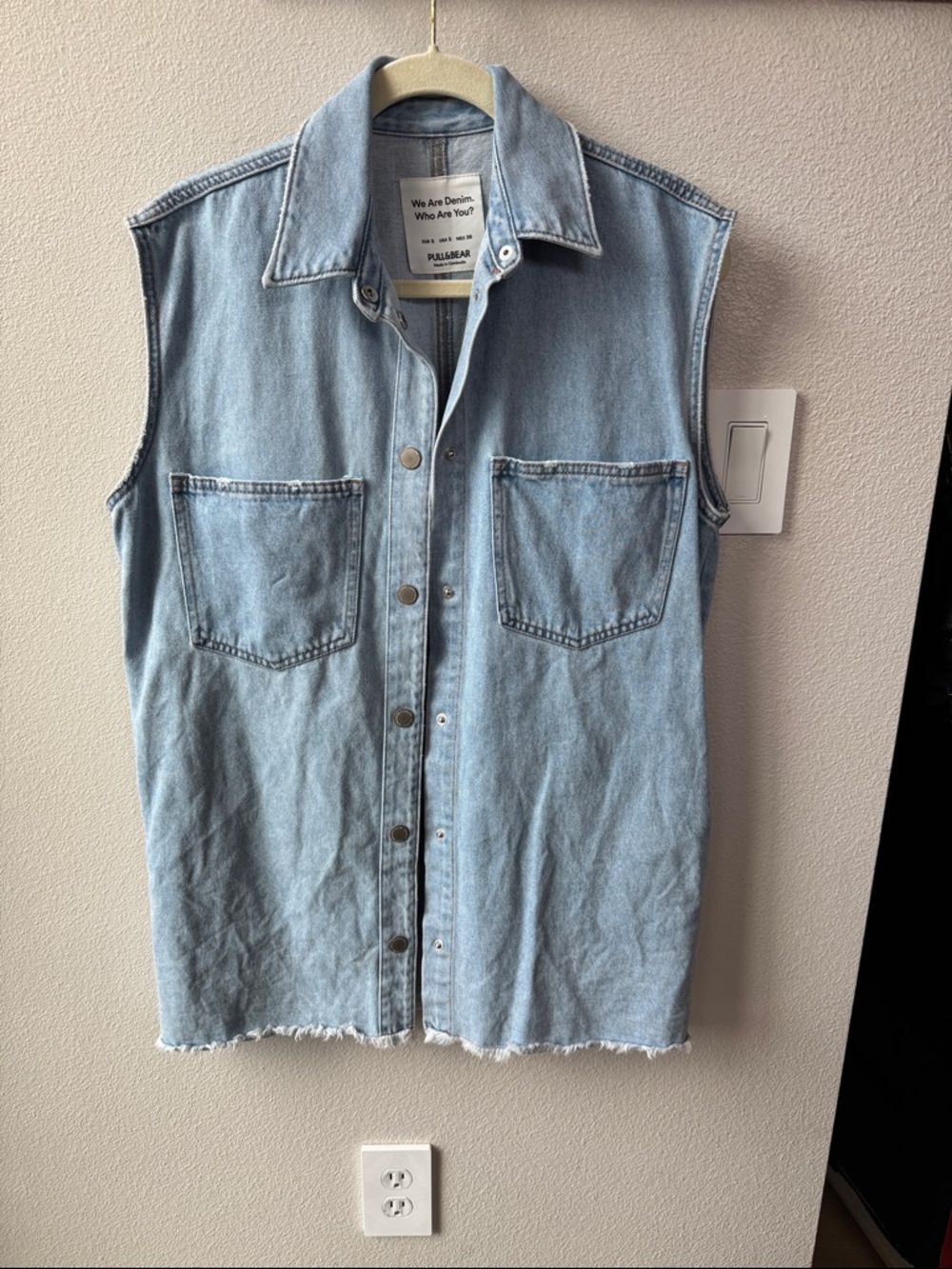 Pull&Bear Light Wash Denim Sleeveless Shirt